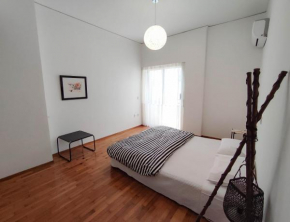 Central condo with homegym, next to the main beach